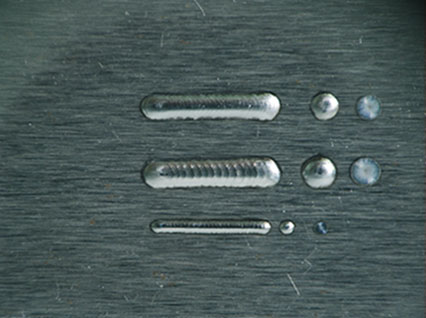 <a href='http://www.ksdmbnv.cn/product/3.htm' class='text_a'>模具激光焊機</a>修復(fù)鏡面模具效果